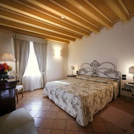 Romantik Relais Mirabella 4*